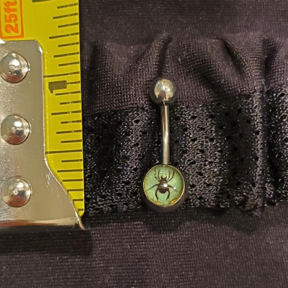 Belly/Naval Ring Green w Spider 14 ga.